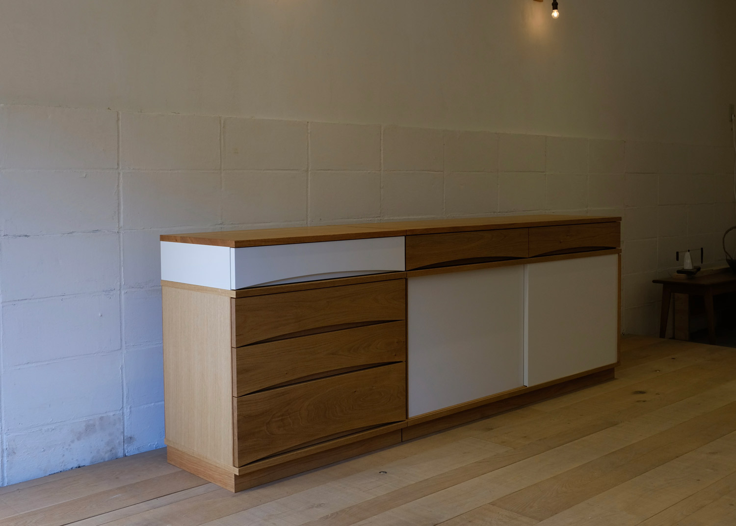 Cabinet 023