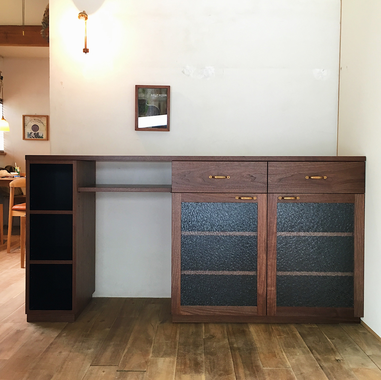 Cabinet 152