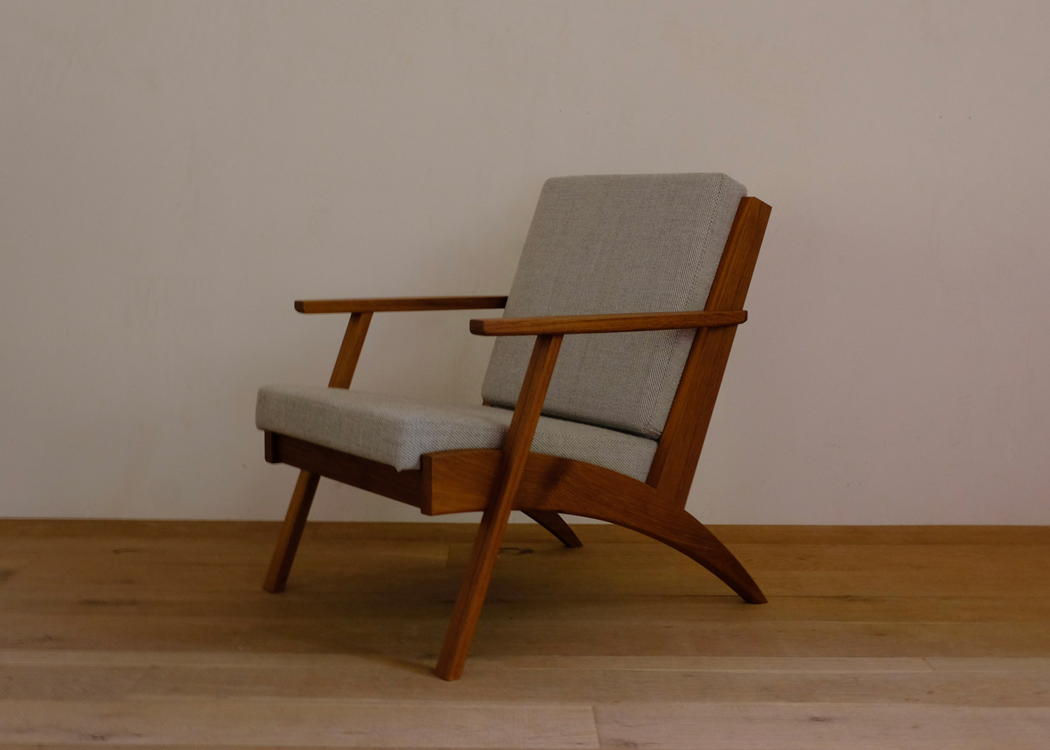 Easy chair