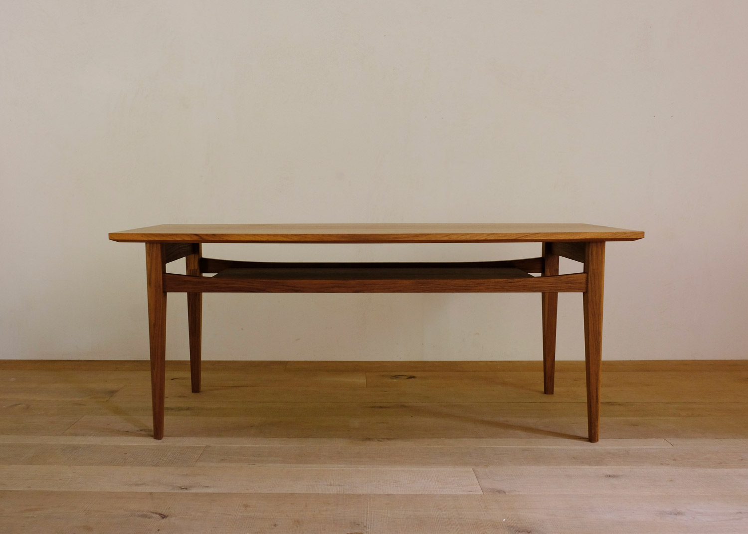  Low Table 819