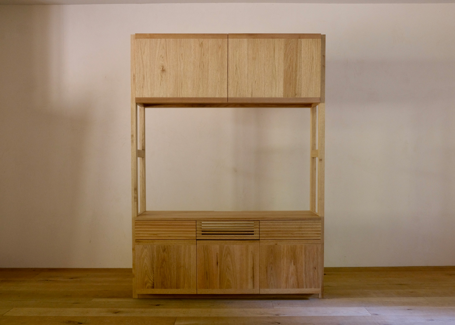 TV board 318